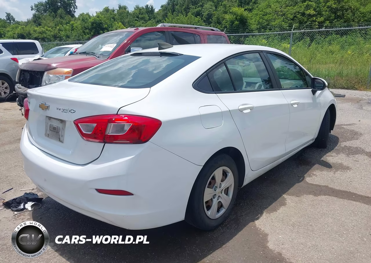 2017 Chevrolet Cruze Ls Auto VIN:3G1BC5SM5HS529681 - 4
