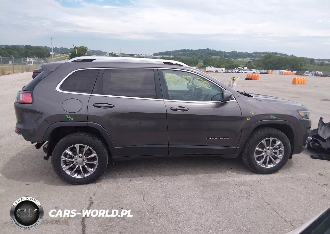 2021 Jeep Cherokee Latitude Plus 4X4 VIN:1C4PJMLB8MD117999 - 14