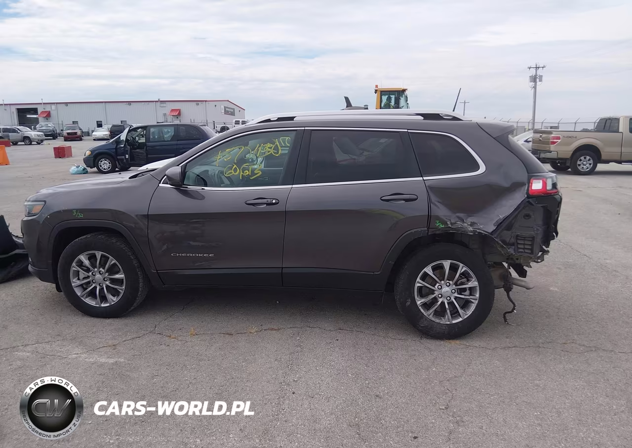 2021 Jeep Cherokee Latitude Plus 4X4 VIN:1C4PJMLB8MD117999 - 15