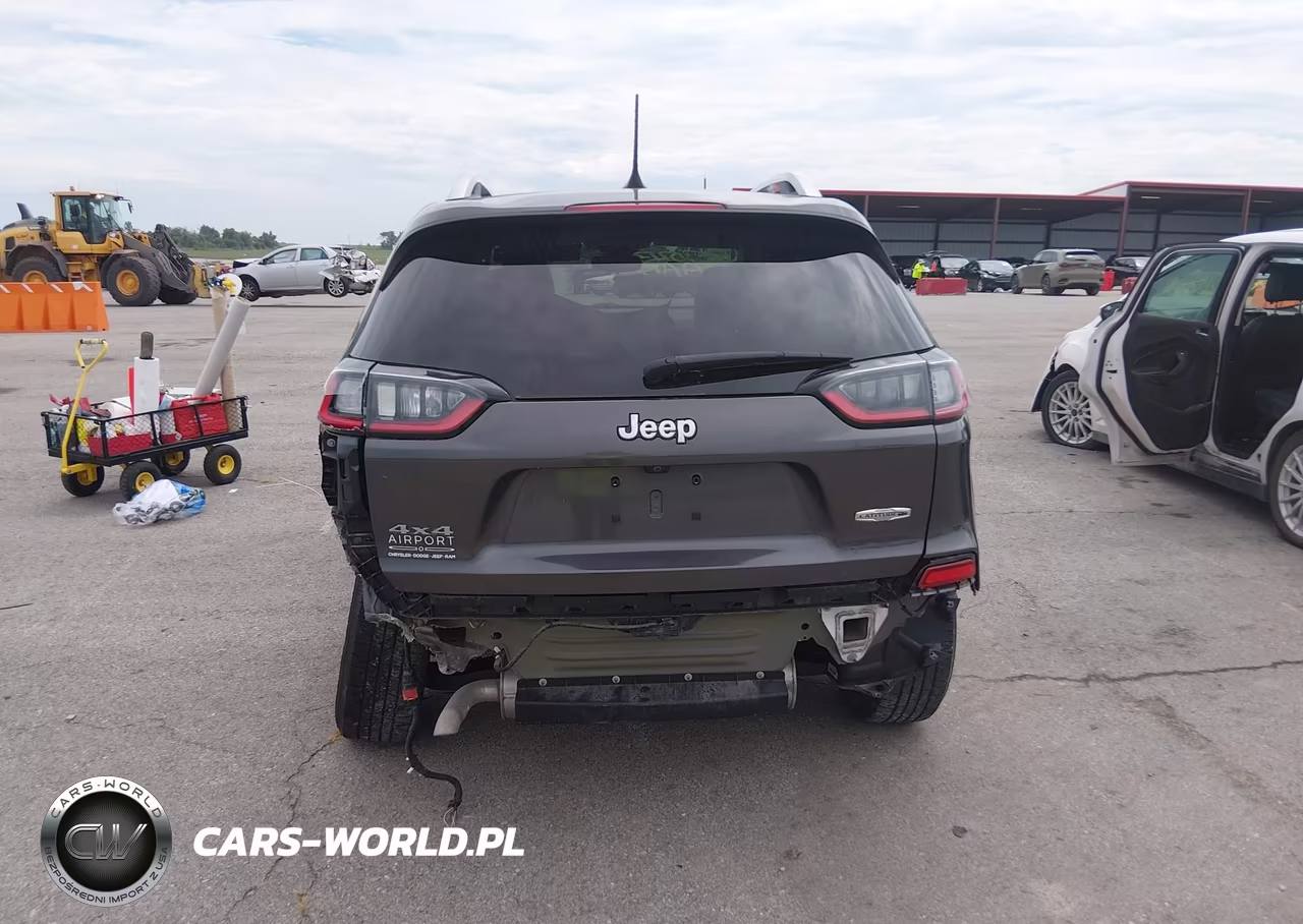 2021 Jeep Cherokee Latitude Plus 4X4 VIN:1C4PJMLB8MD117999 - 17