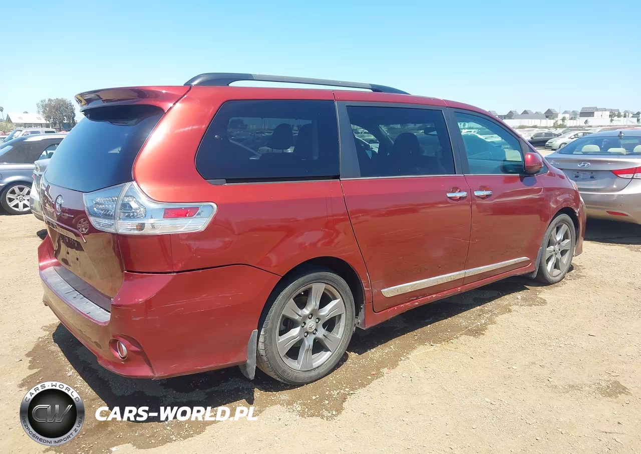 2017 Toyota Sienna Se 8 Passenger VIN:5TDXZ3DC4HS878727 - 4