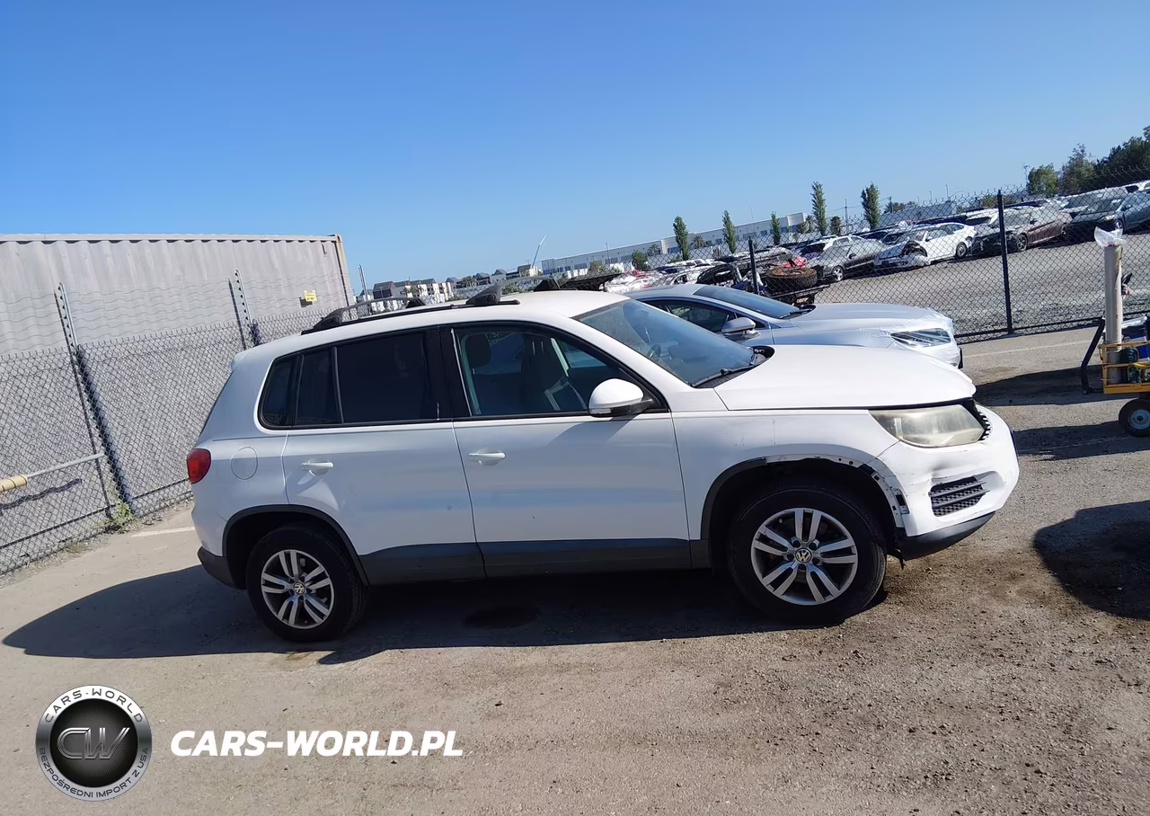 2014 Volkswagen Tiguan S VIN:WVGAV3AX8EW530784 - 14