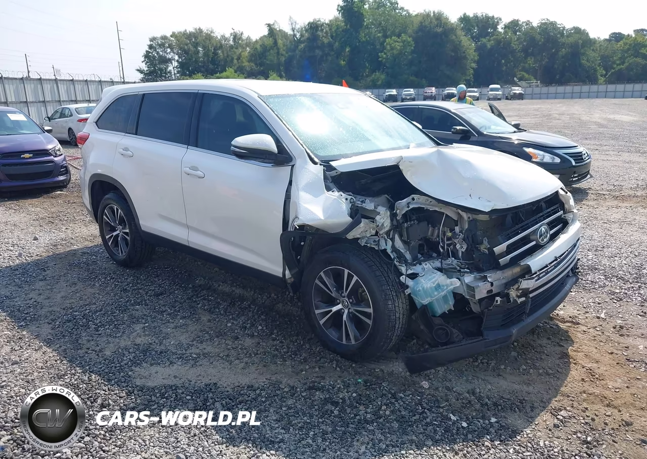 2019 Toyota Highlander Le – zdjęcie 1 z 16