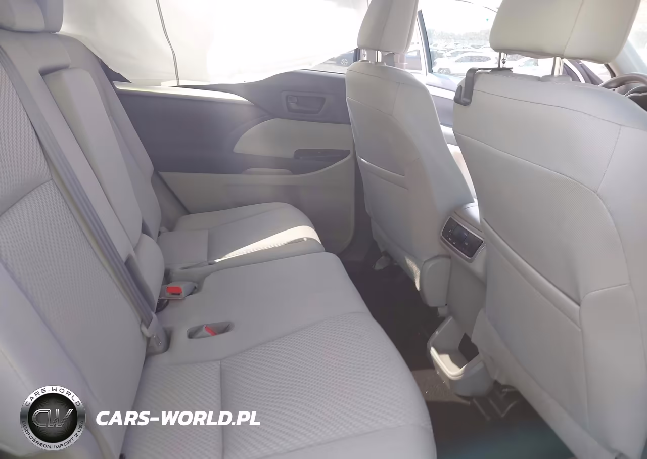 2019 Toyota Highlander Le VIN:5TDZZRFH4KS329590 - 8