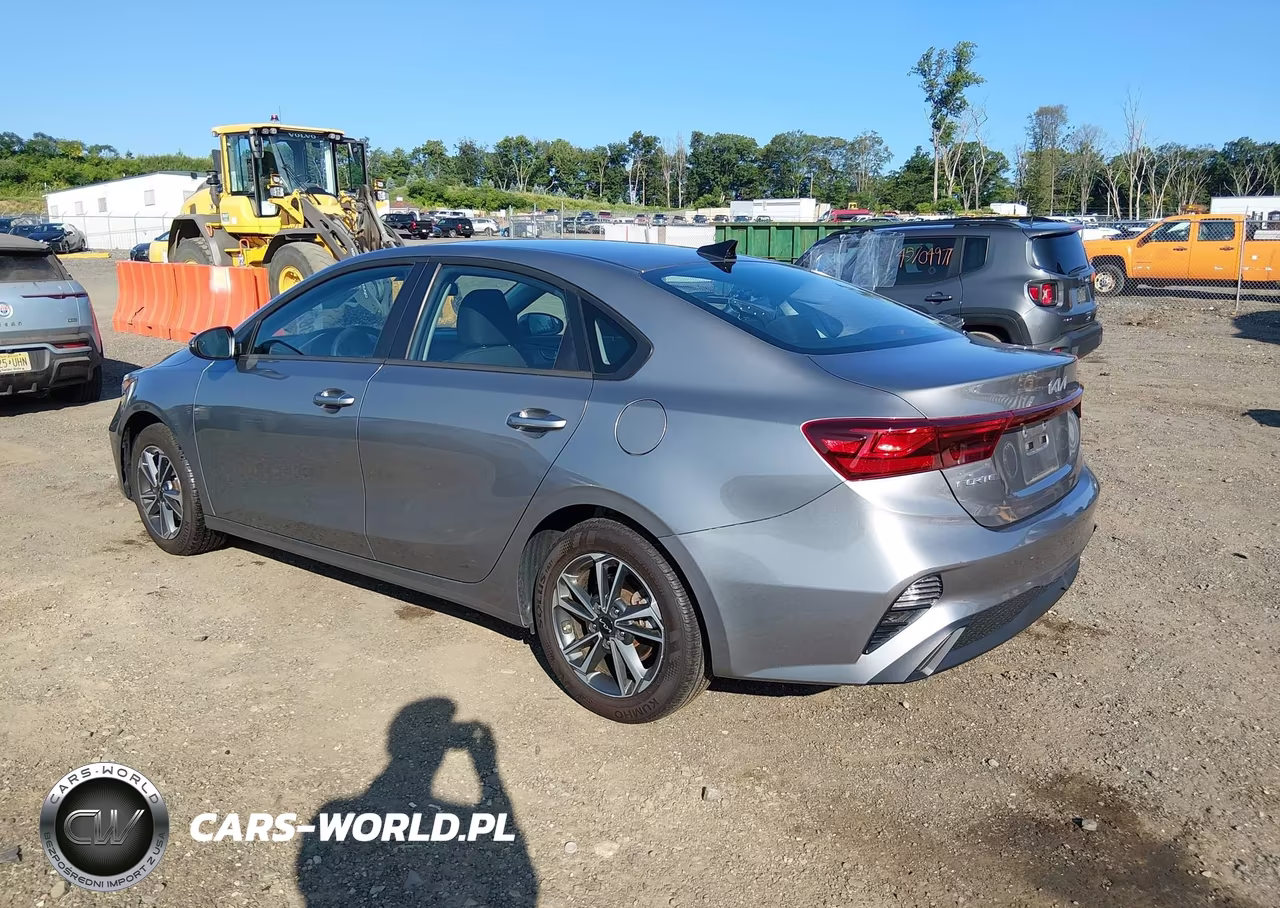 2024 Kia Forte Lxs VIN:3KPF24AD7RE760184 - 3