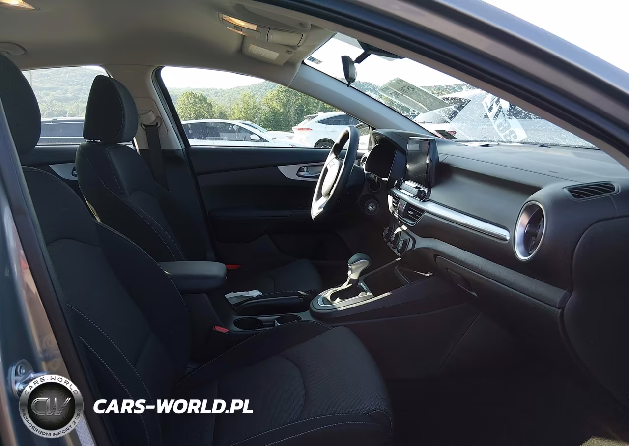 2024 Kia Forte Lxs VIN:3KPF24AD7RE760184 - 5