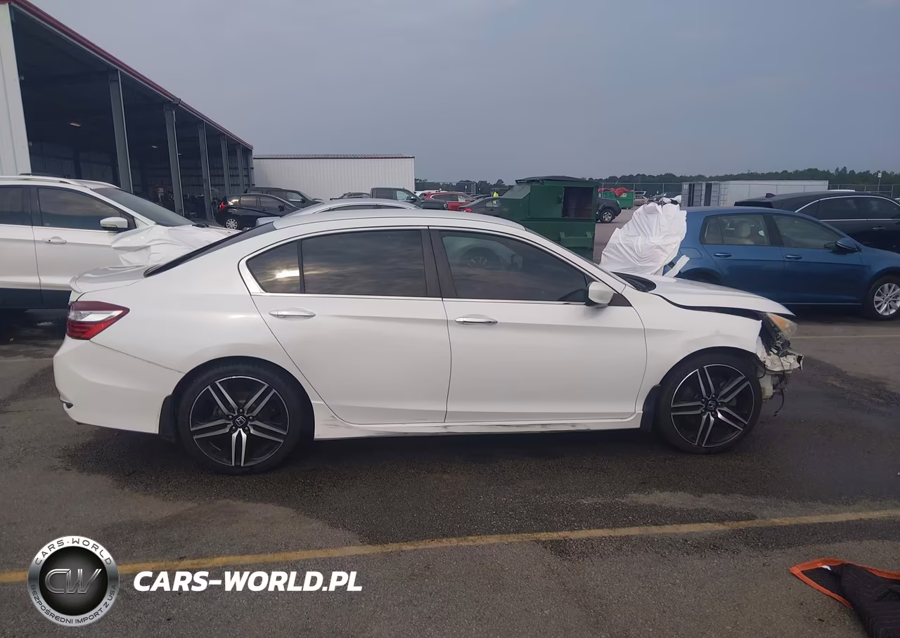 2017 Honda Accord Sport VIN:1HGCR2E57HA136183 - 13