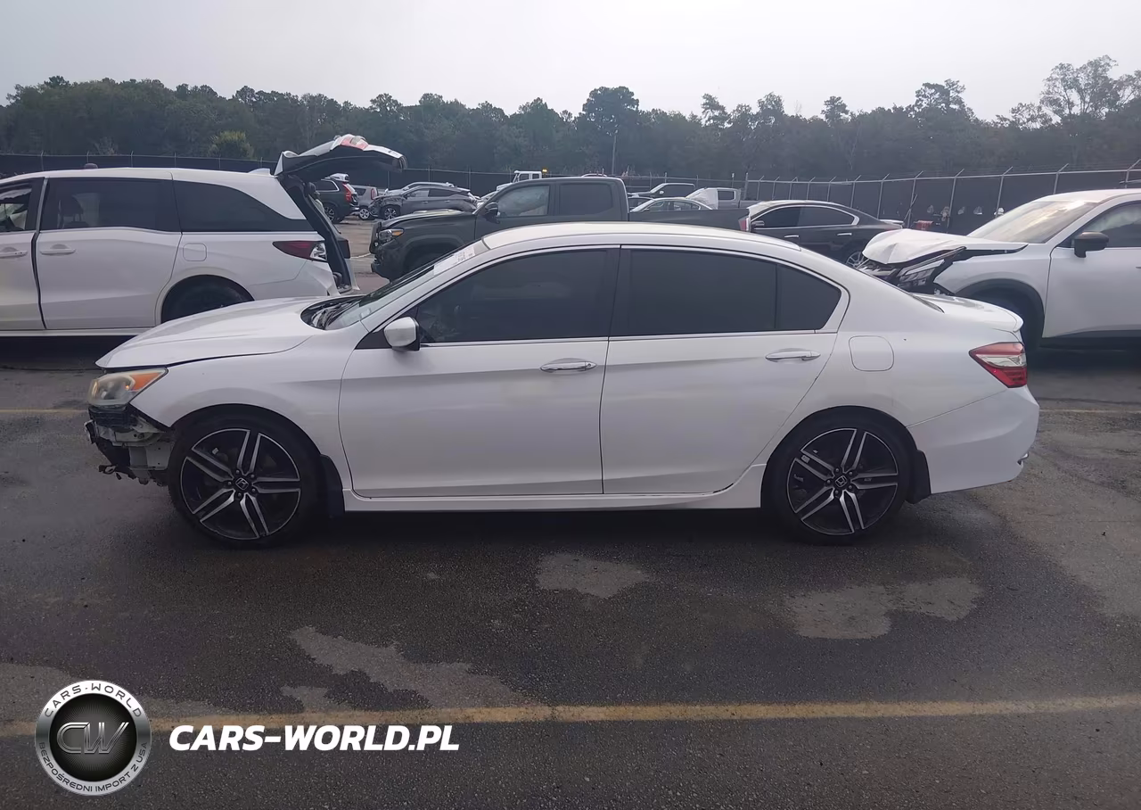 2017 Honda Accord Sport VIN:1HGCR2E57HA136183 - 14