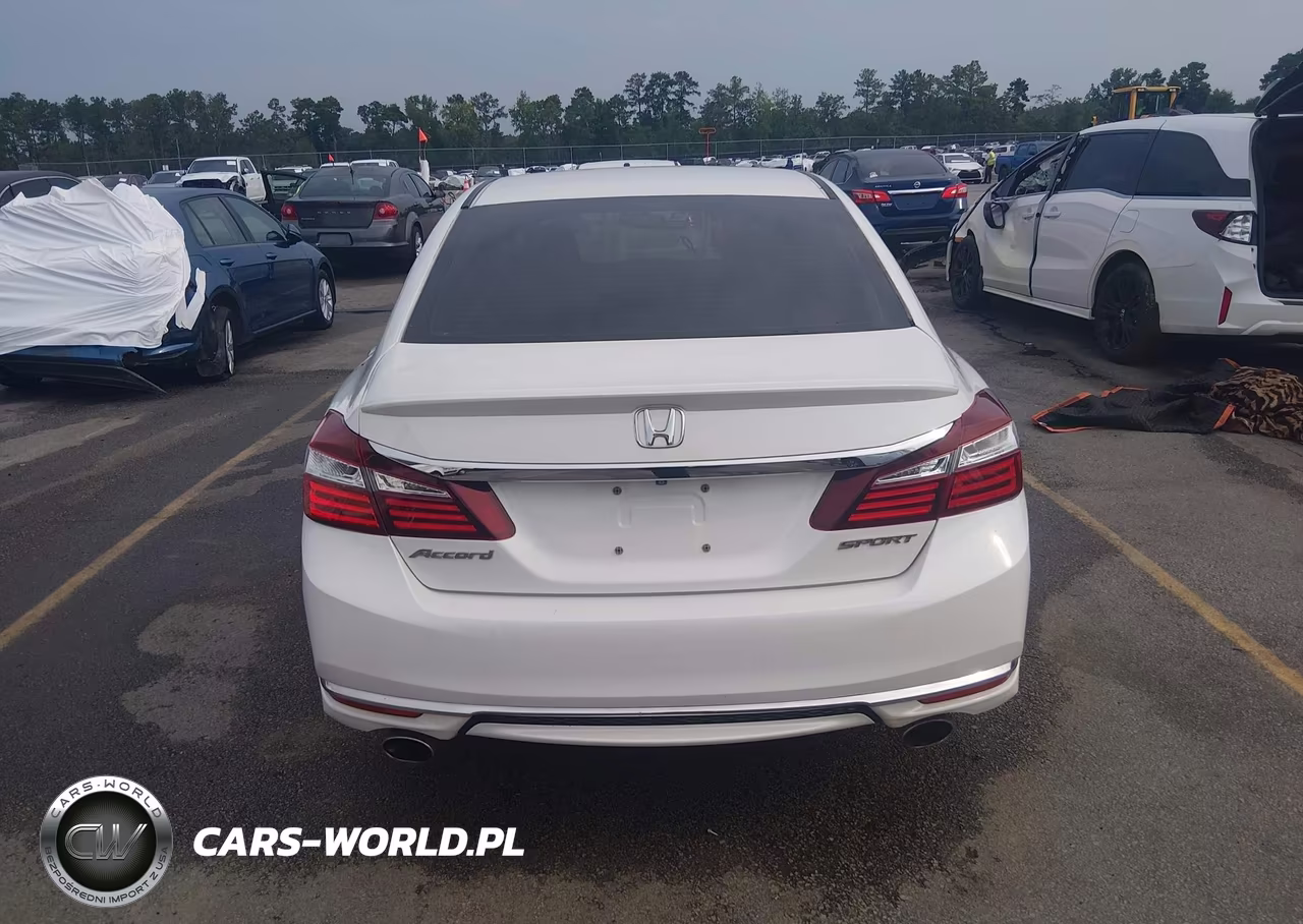 2017 Honda Accord Sport VIN:1HGCR2E57HA136183 - 16