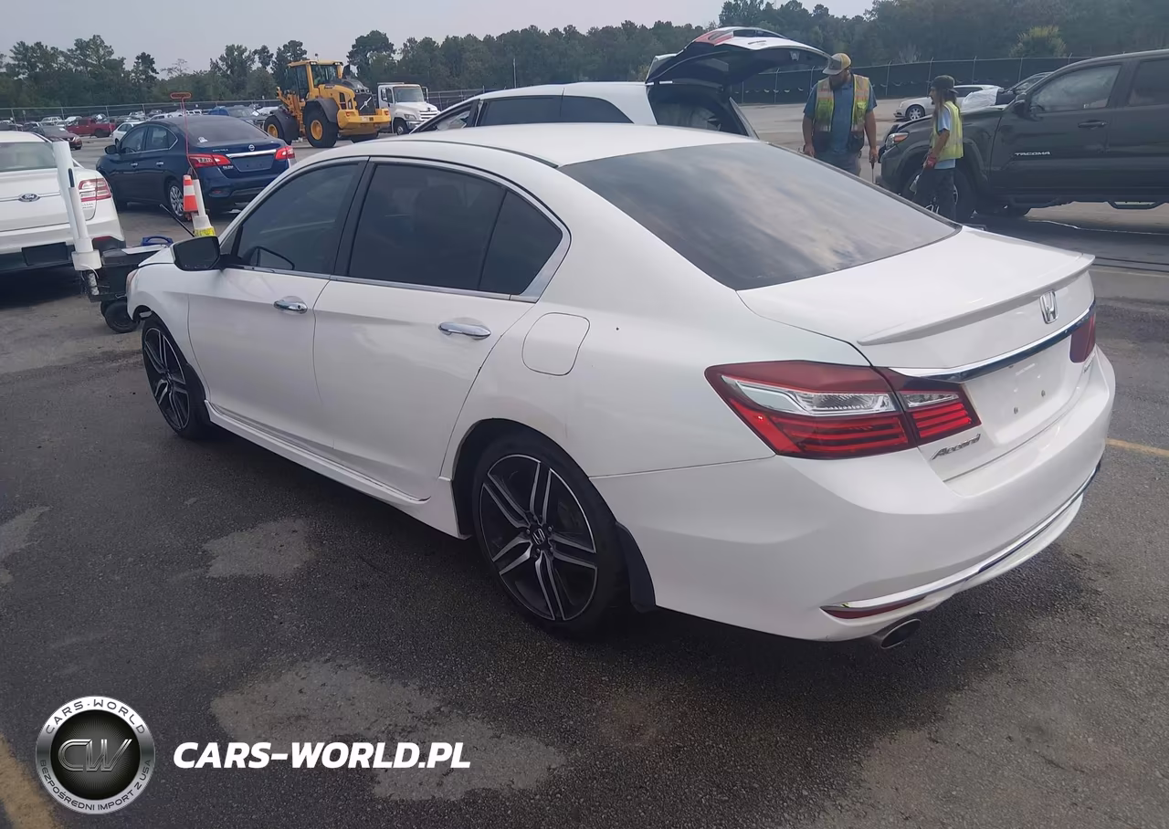 2017 Honda Accord Sport VIN:1HGCR2E57HA136183 - 3