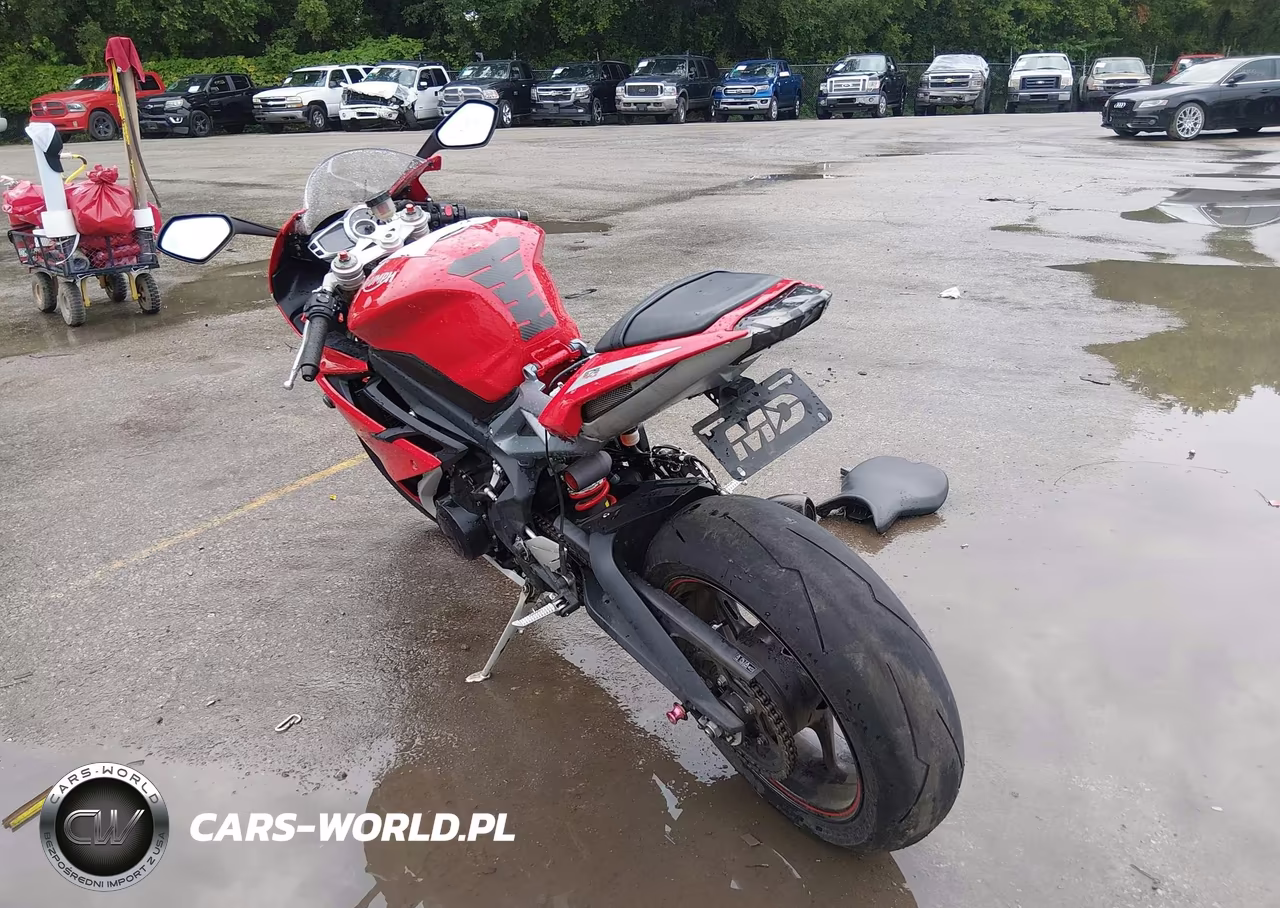 2016 Triumph Motorcycle Daytona 675 VIN:SMTA01YK8GJ733225 - 3