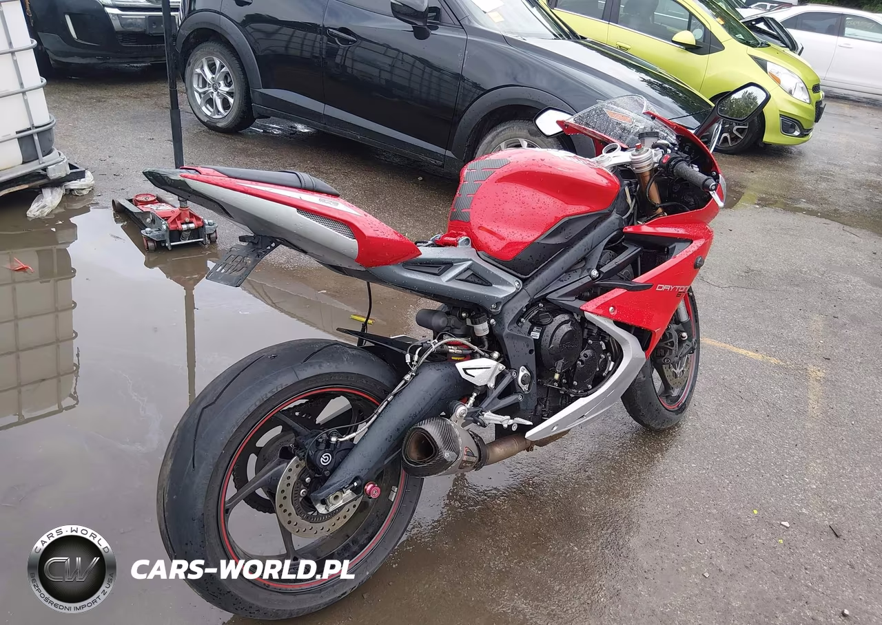 2016 Triumph Motorcycle Daytona 675 VIN:SMTA01YK8GJ733225 - 4
