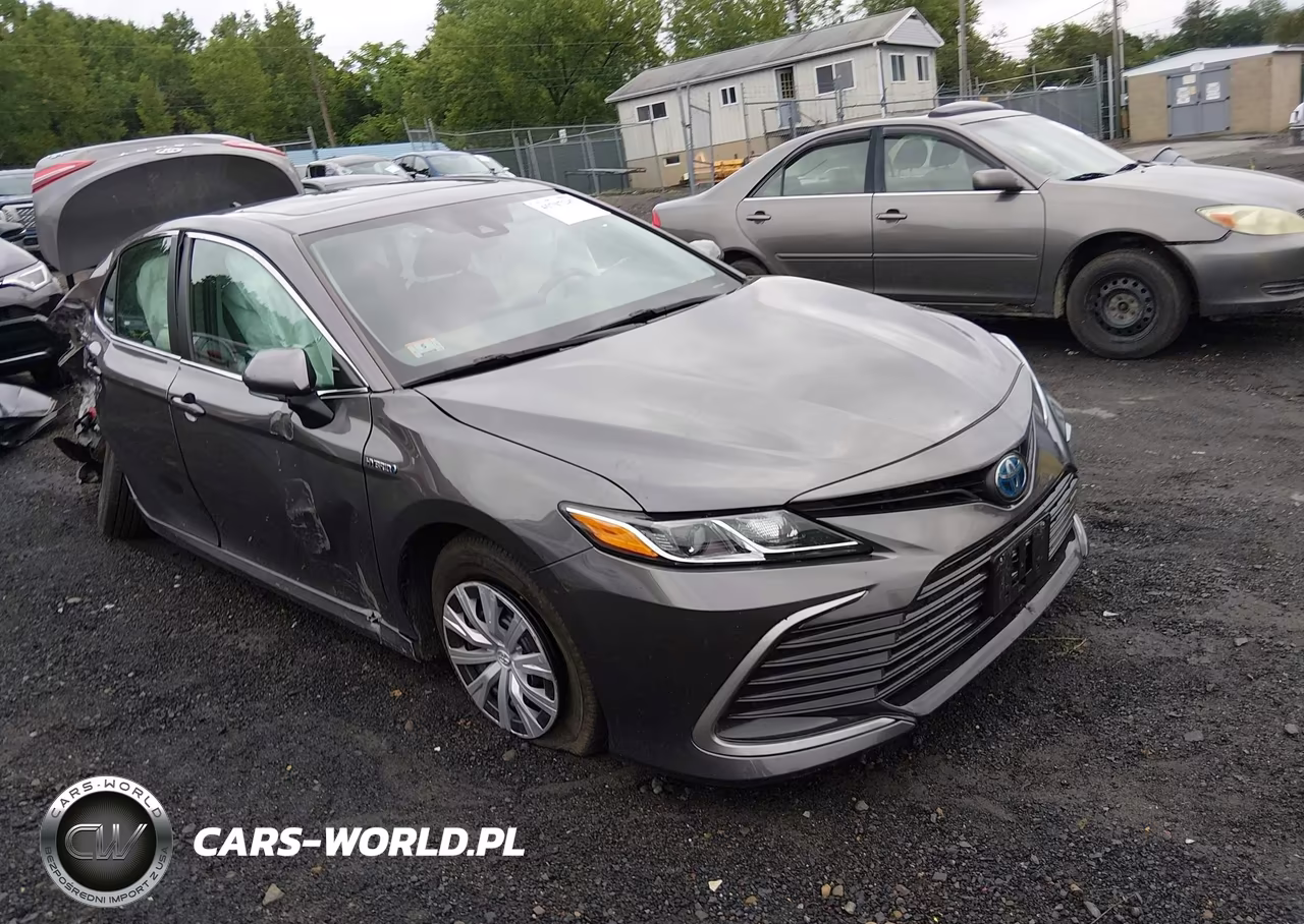 2021 Toyota Camry Le Hybrid – zdjęcie 1 z 17