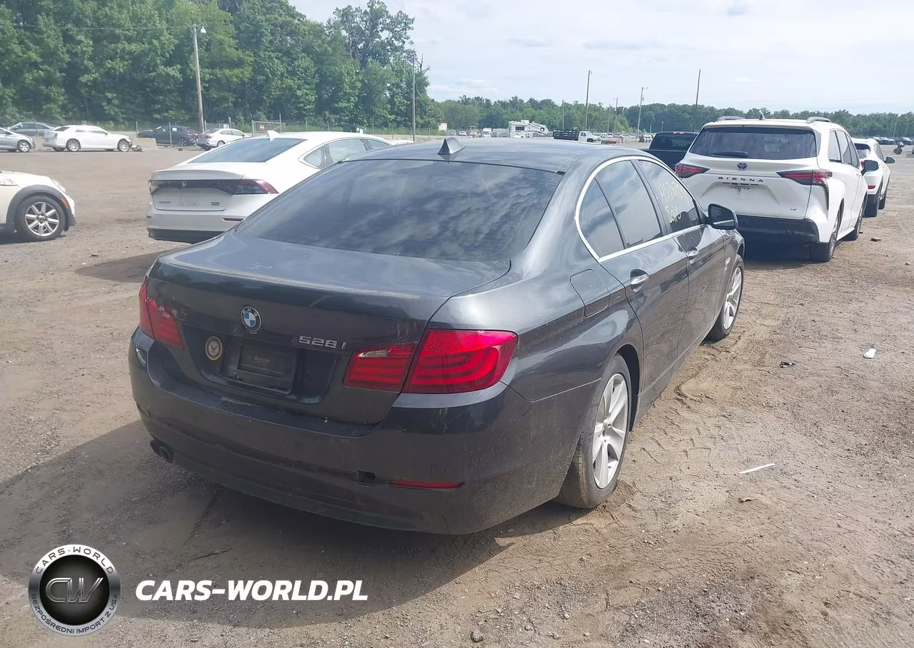 2012 BMW 528I xDrive VIN:WBAXH5C52CDW11508 - 4