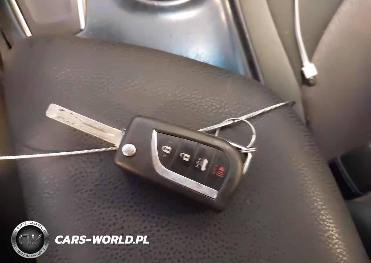 2018 Toyota Camry Le VIN:JTNB11HK7J3022431 - 11