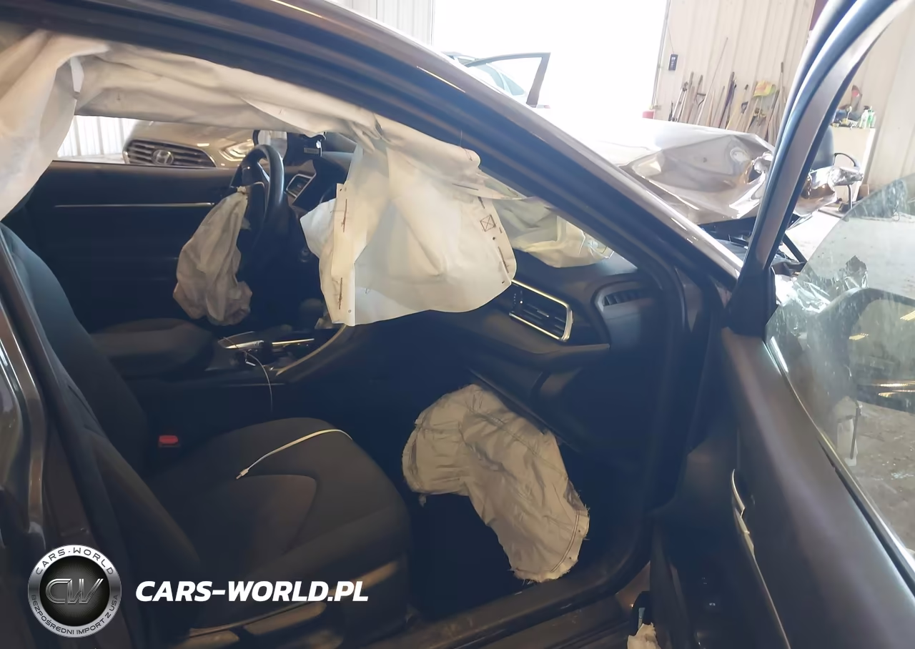 2018 Toyota Camry Le VIN:JTNB11HK7J3022431 - 5