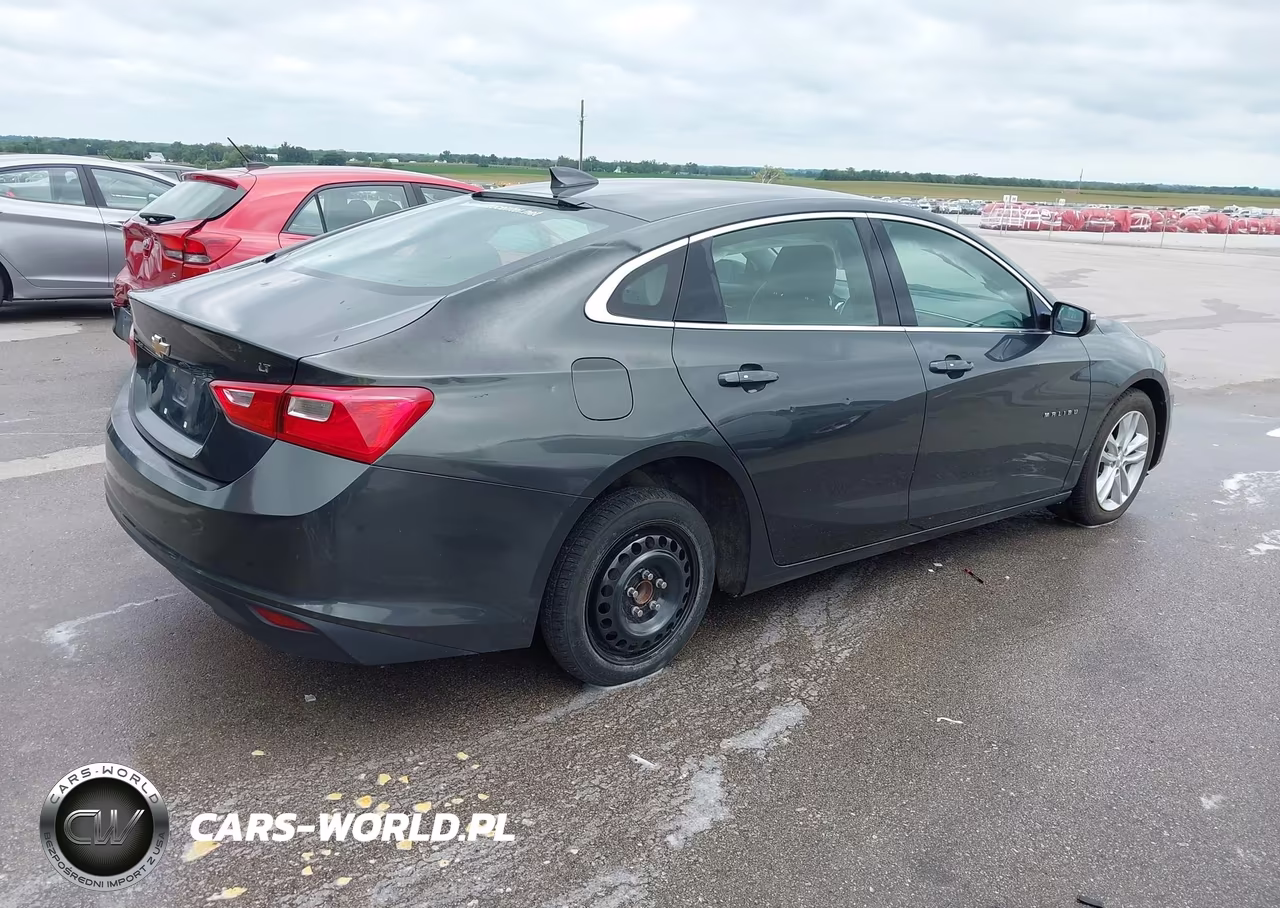 2018 Chevrolet Malibu Lt VIN:1G1ZD5ST2JF151820 - 4