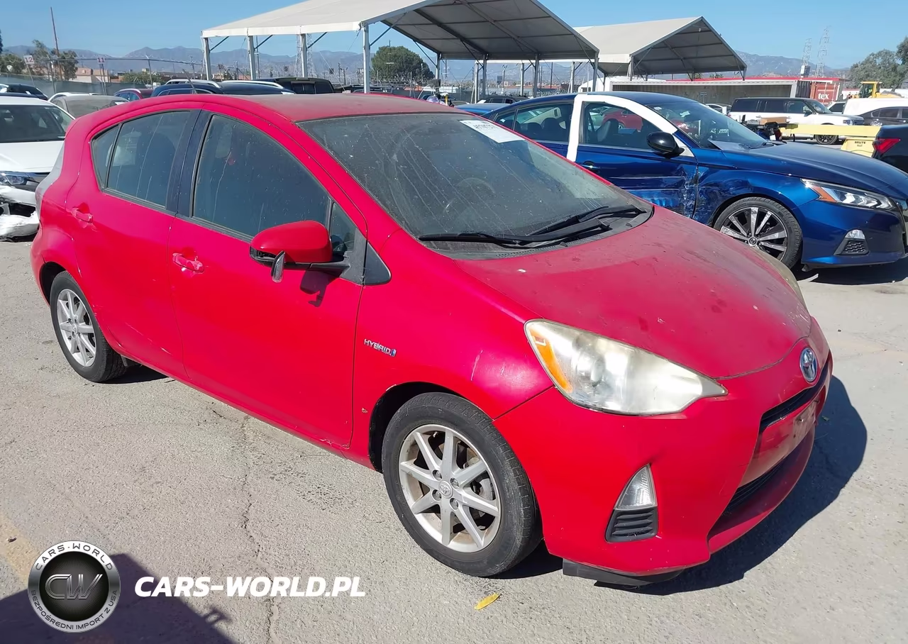 2013 Toyota Prius C Three VIN:JTDKDTB36D1542001 - 1