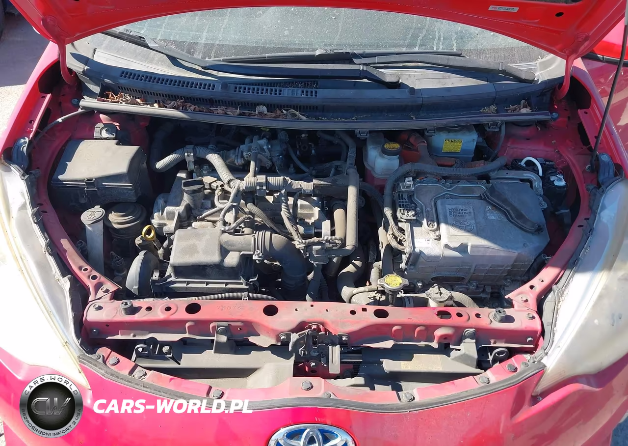 2013 Toyota Prius C Three VIN:JTDKDTB36D1542001 - 10
