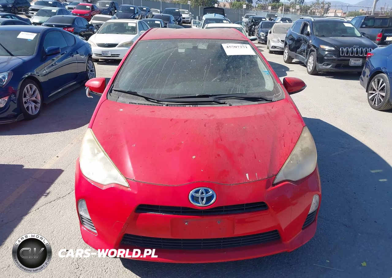 2013 Toyota Prius C Three VIN:JTDKDTB36D1542001 - 12