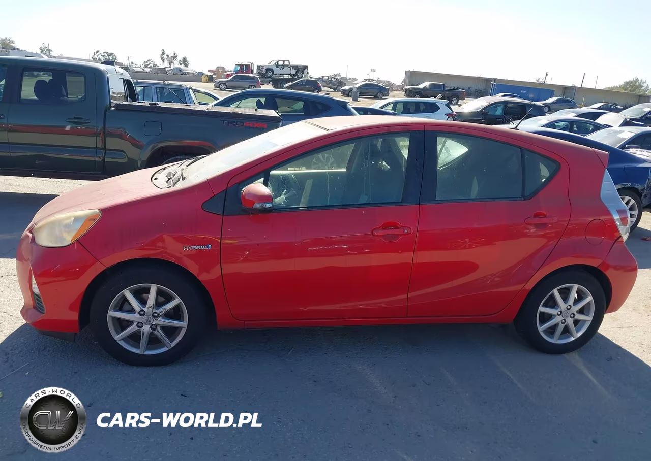 2013 Toyota Prius C Three VIN:JTDKDTB36D1542001 - 14