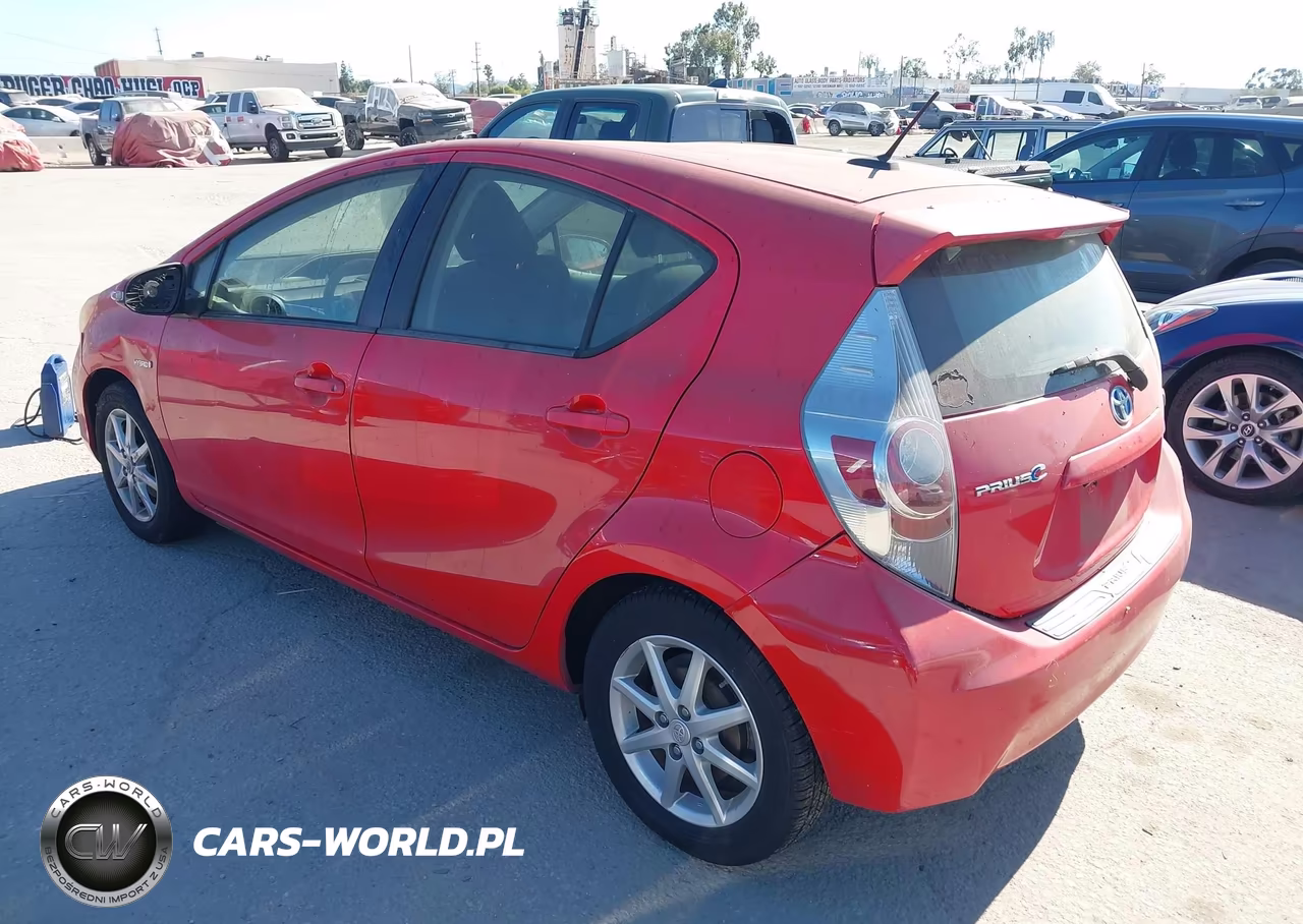 2013 Toyota Prius C Three VIN:JTDKDTB36D1542001 - 3