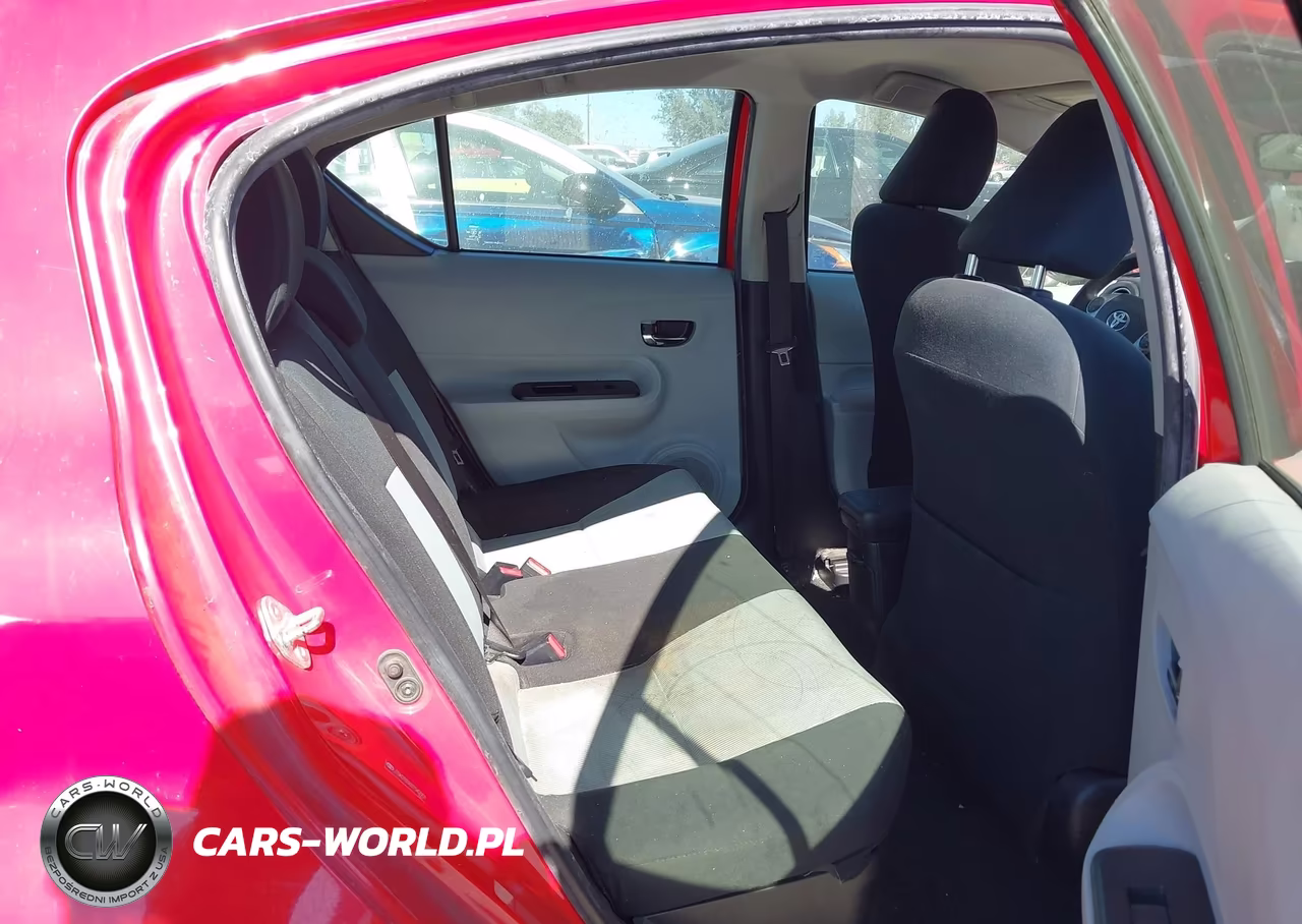 2013 Toyota Prius C Three VIN:JTDKDTB36D1542001 - 8