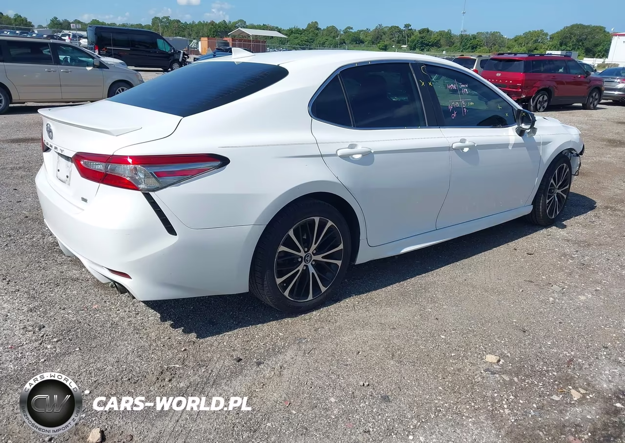 2019 Toyota Camry Se VIN:4T1B11HK4KU782781 - 4