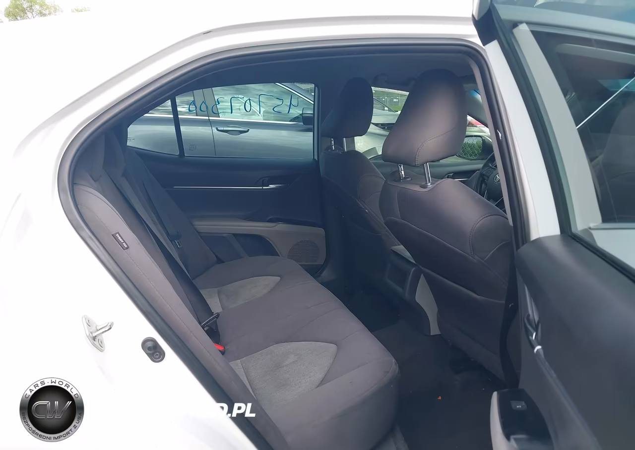 2020 Toyota Camry Le VIN:4T1C11AK3LU889384 - 8