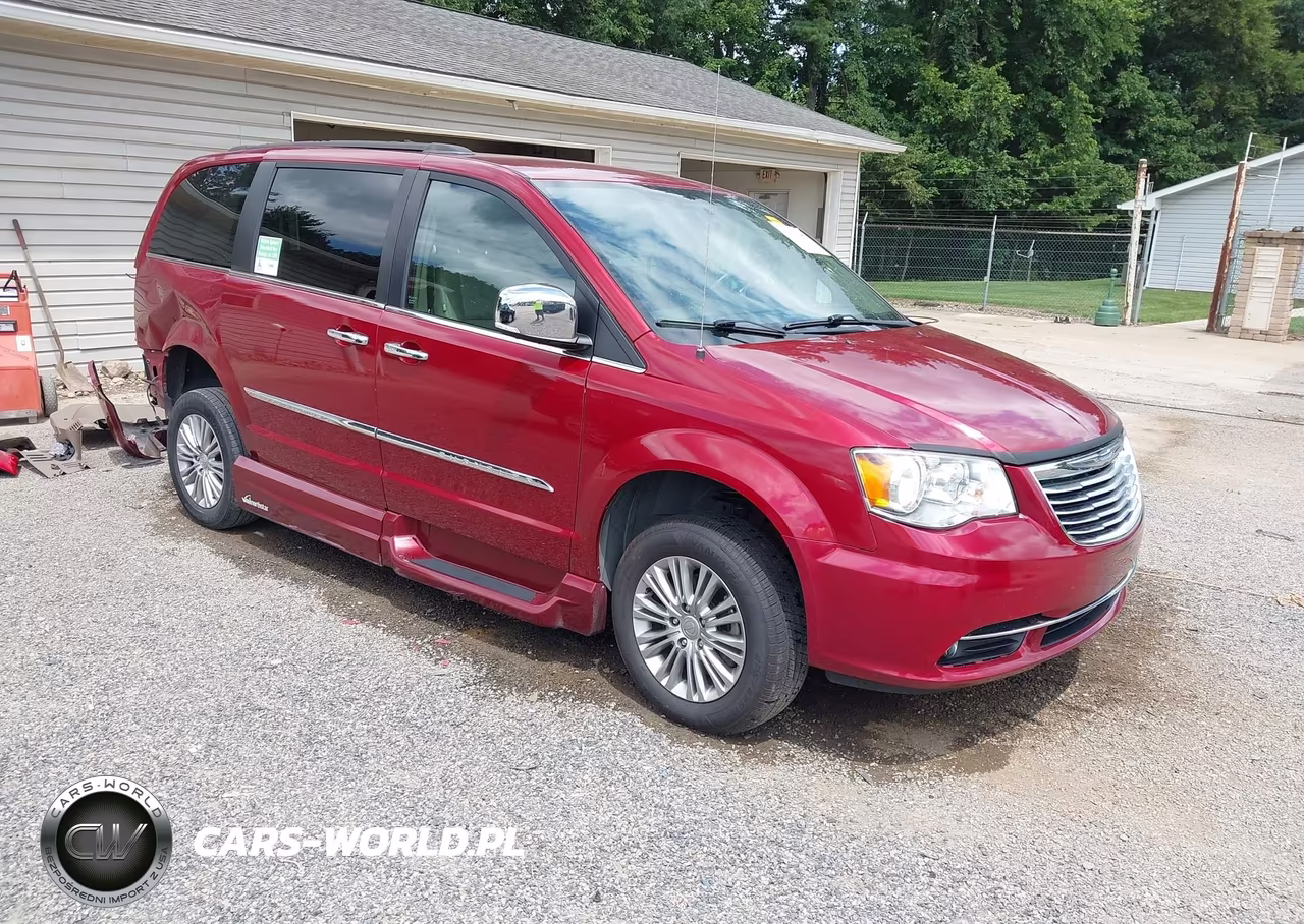 2015 Chrysler Town & Country Touring-L