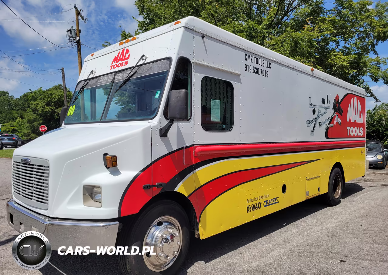 2000 Freightliner Chassis M Line Walk-In Van VIN:4UZA5FBC2YCG83263 - 2