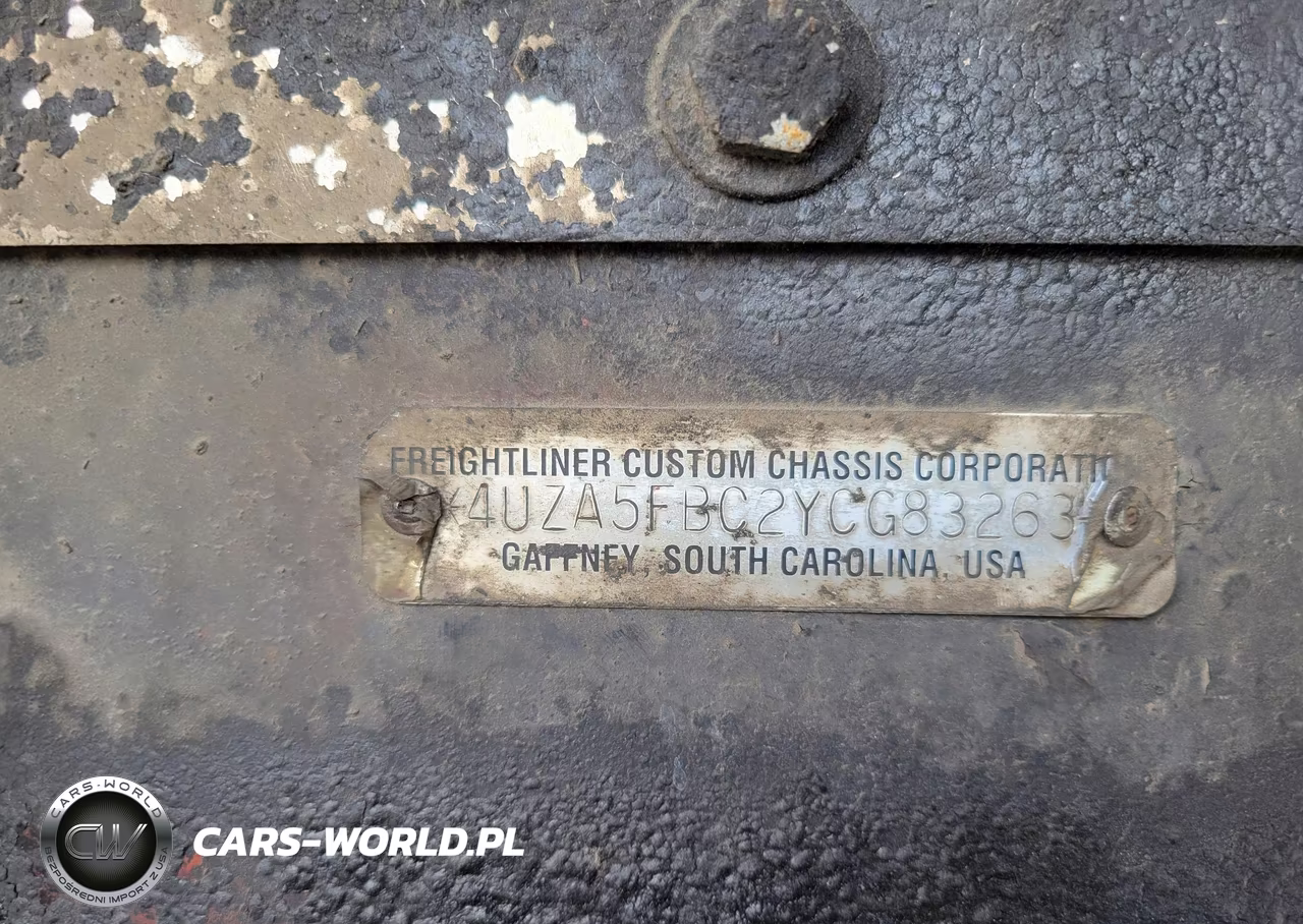 2000 Freightliner Chassis M Line Walk-In Van VIN:4UZA5FBC2YCG83263 - 9