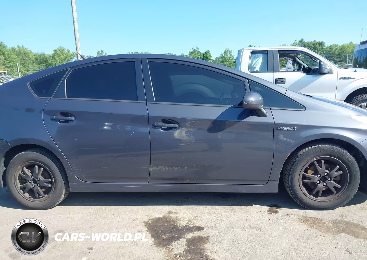 2012 Toyota Prius Three VIN:JTDKN3DU8C5508197 - 13