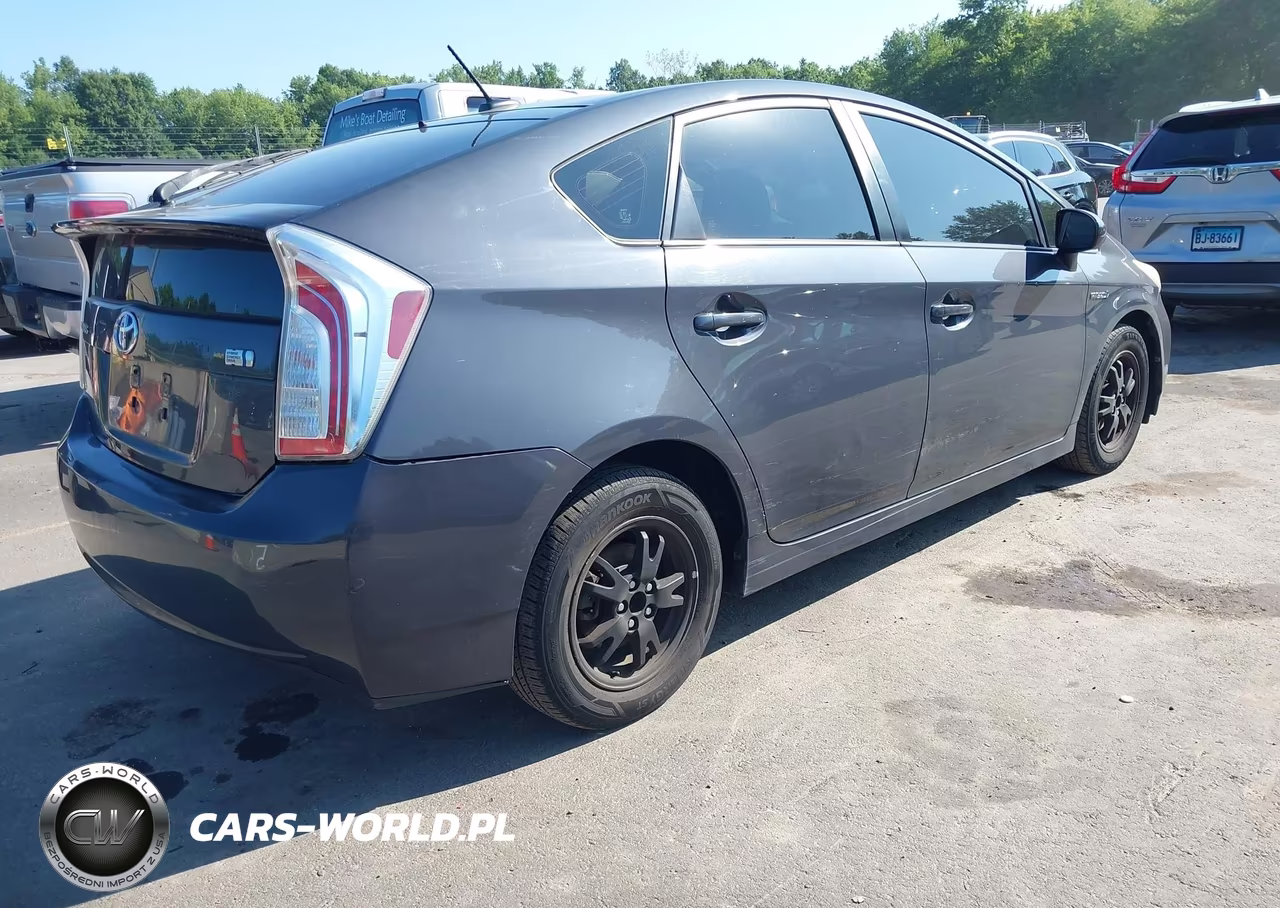 2012 Toyota Prius Three VIN:JTDKN3DU8C5508197 - 4