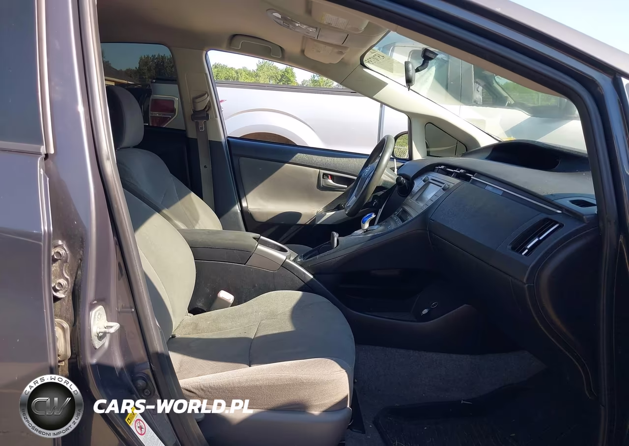2012 Toyota Prius Three VIN:JTDKN3DU8C5508197 - 5