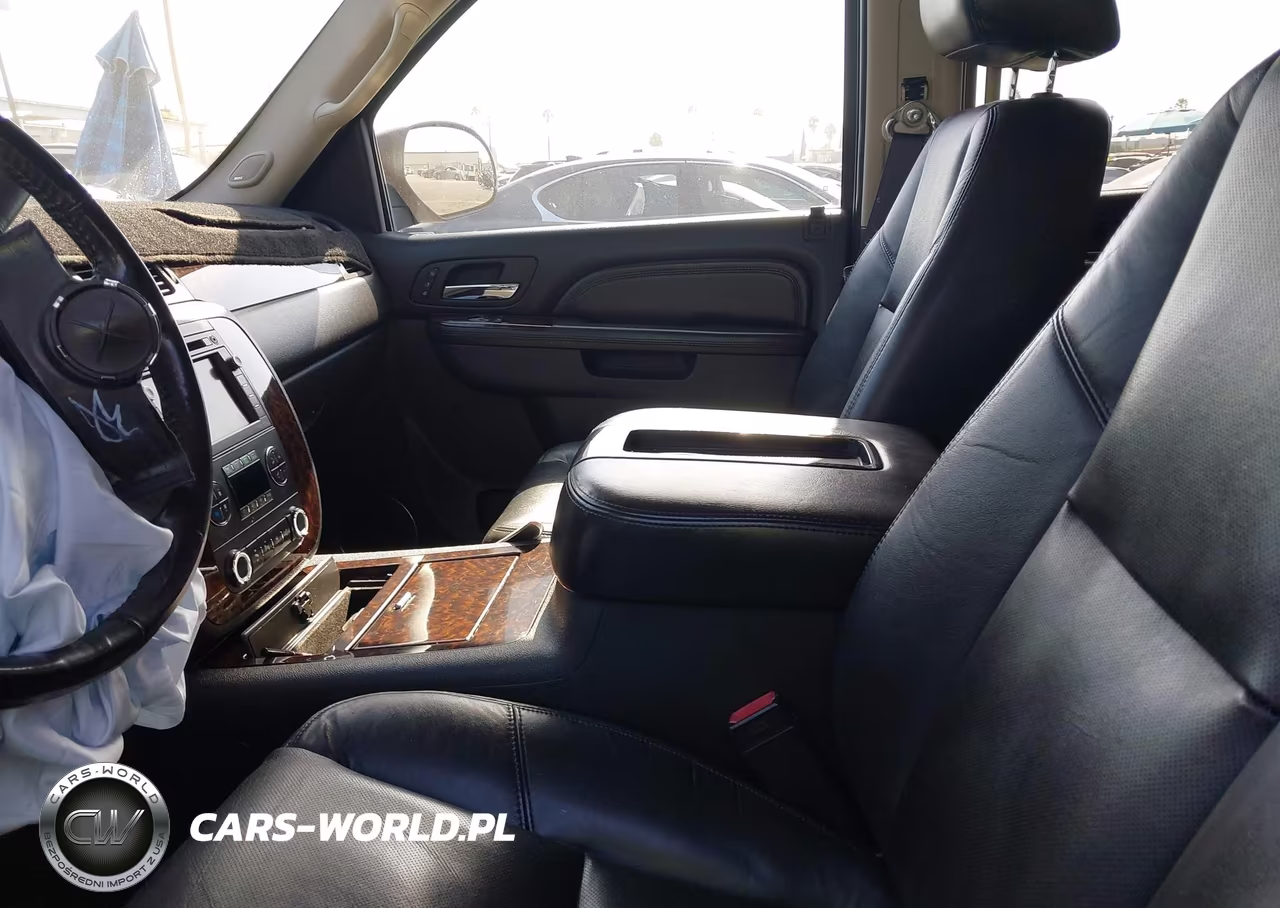 2010 GMC Yukon Denali VIN:1GKUKEEF8AR275686 - 5