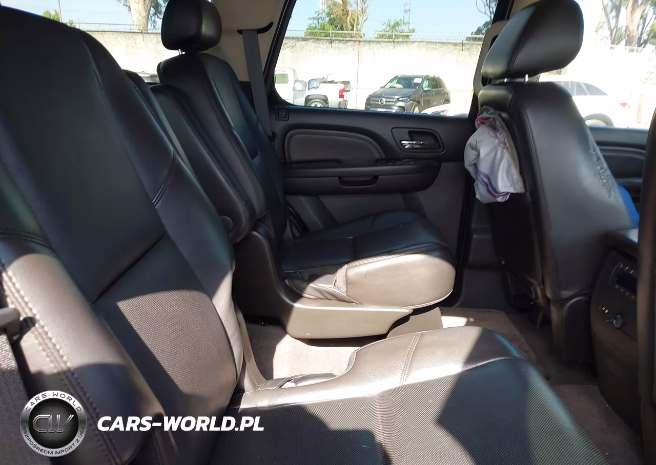 2010 GMC Yukon Denali VIN:1GKUKEEF8AR275686 - 8