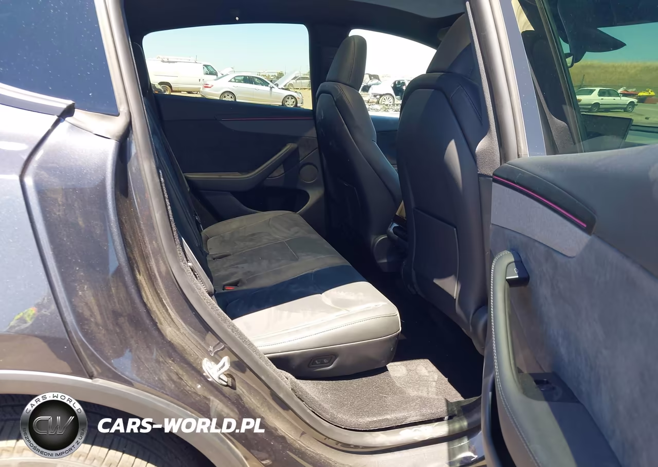 2026 Tesla Model Y Premium Rear-Wheel Drive-Rear-Wheel Drive VIN:7SAYGDED0TF583762 - 8