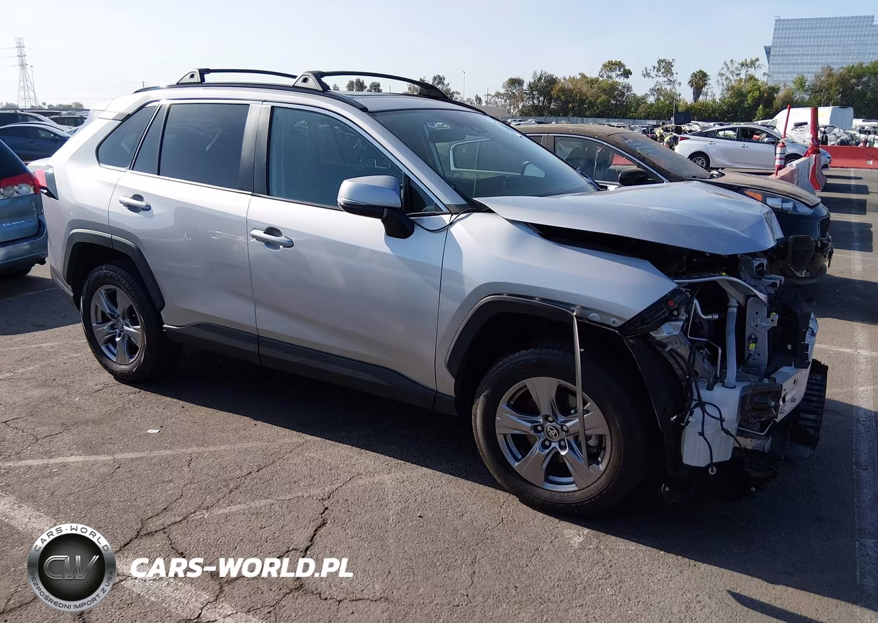 2024 Toyota Rav4 Xle – zdjęcie 1 z 17