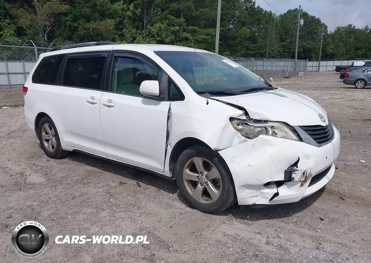 2013 Toyota Sienna Le V6 8 Passenger – zdjęcie 1 z 20