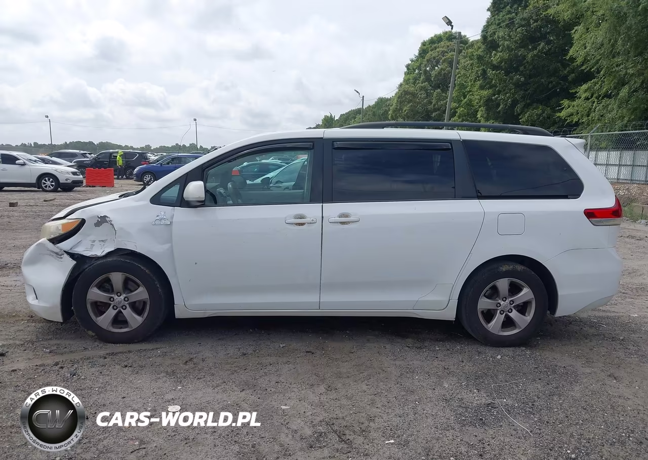 2013 Toyota Sienna Le V6 8 Passenger VIN:5TDKK3DC1DS300397 - 14