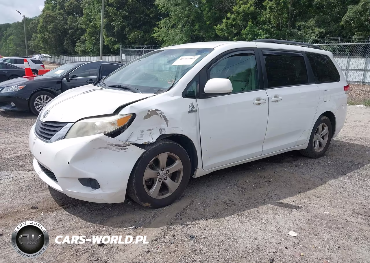 2013 Toyota Sienna Le V6 8 Passenger VIN:5TDKK3DC1DS300397 - 2