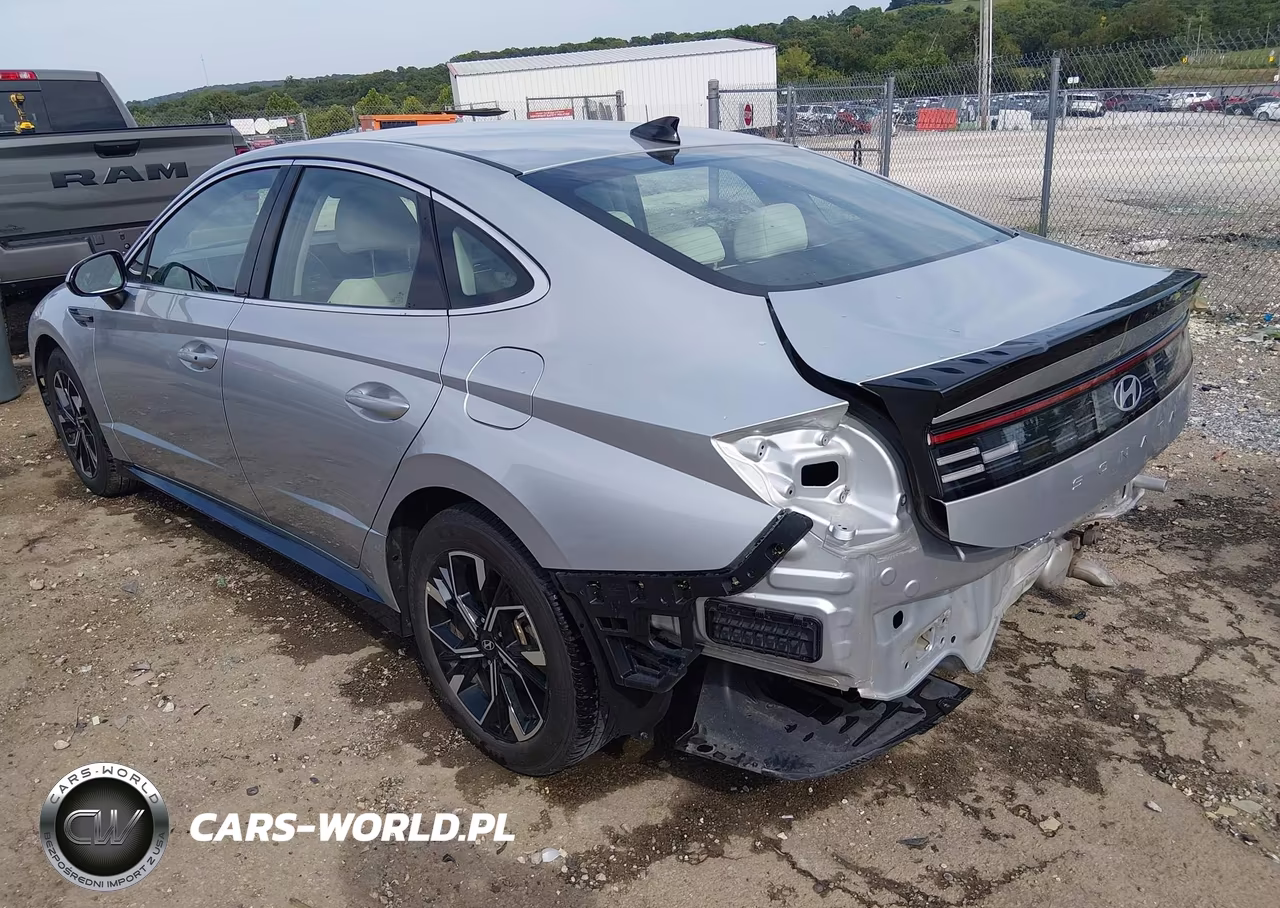 2025 Hyundai Sonata Sel VIN:KMHL64JA2SA503399 - 3