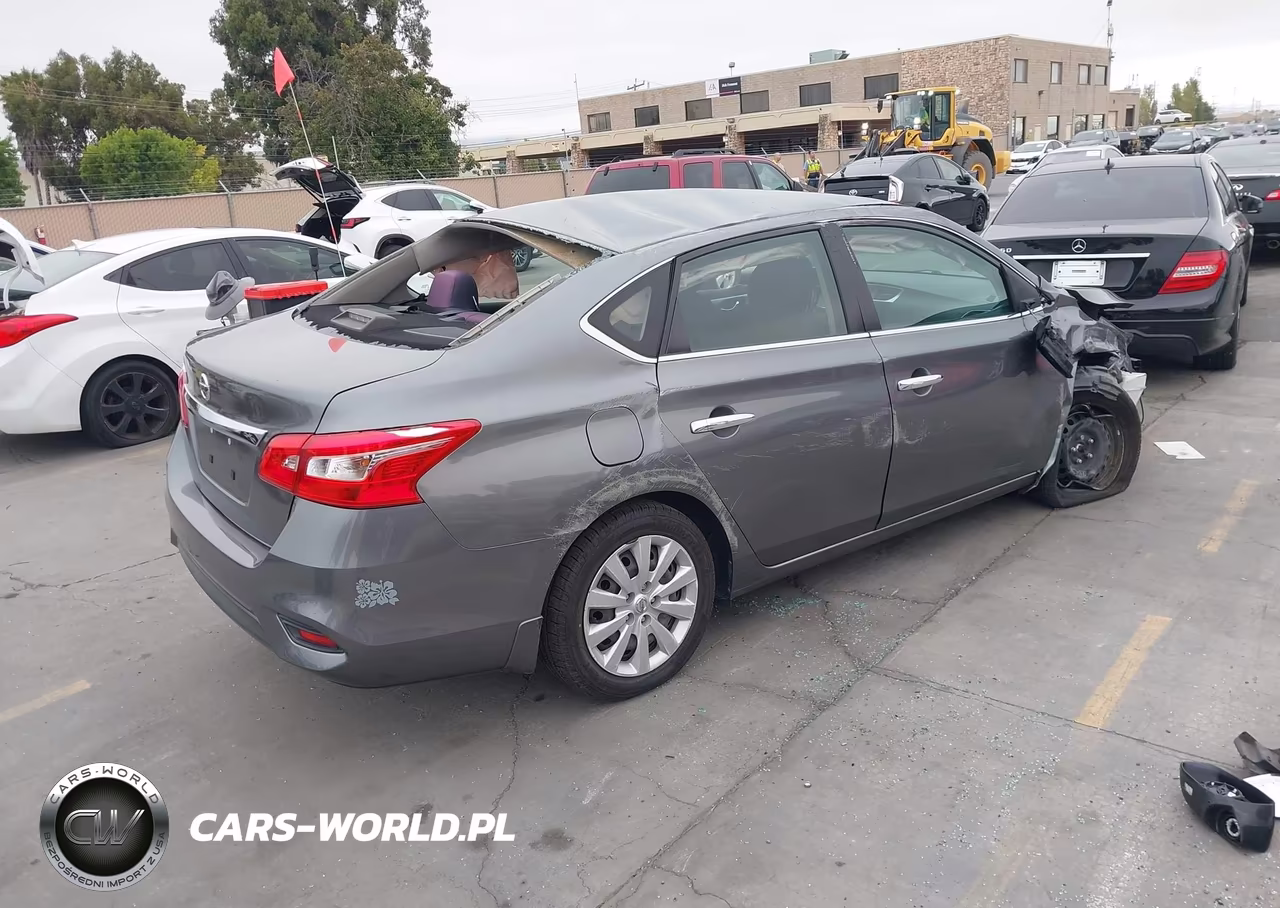 2018 Nissan Sentra S VIN:3N1AB7AP4JY227706 - 4