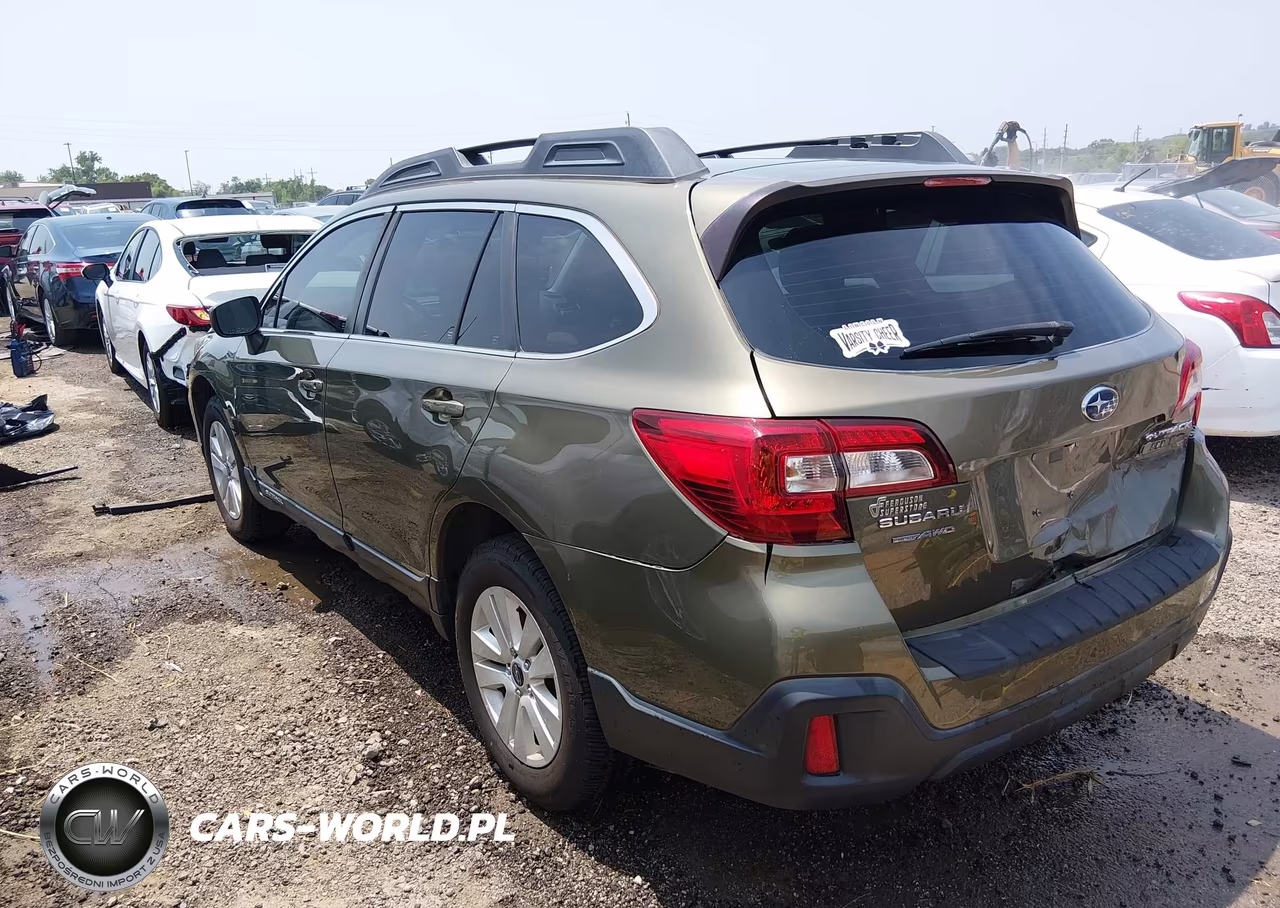 2018 Subaru Outback 2.5I VIN:4S4BSAAC6J3353324 - 3