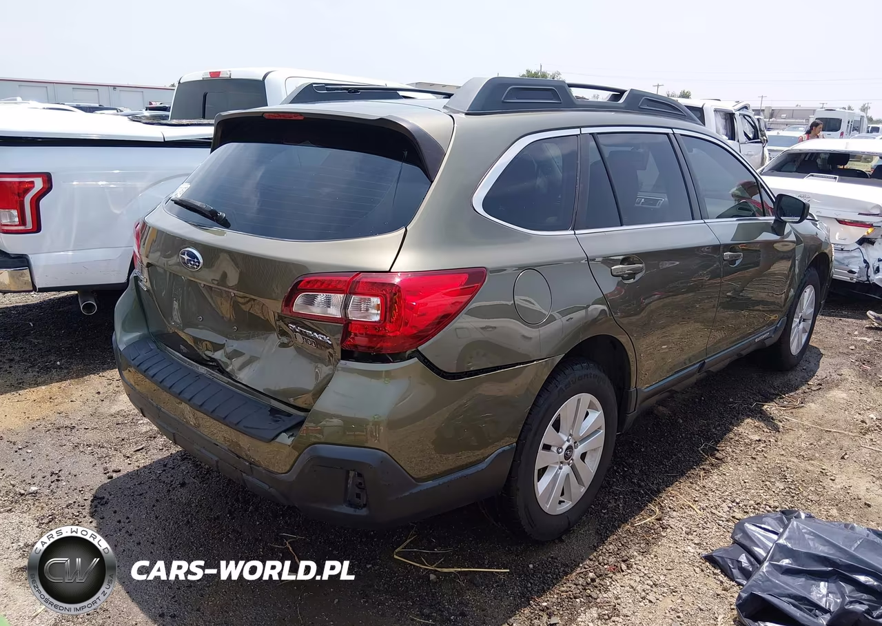2018 Subaru Outback 2.5I VIN:4S4BSAAC6J3353324 - 4