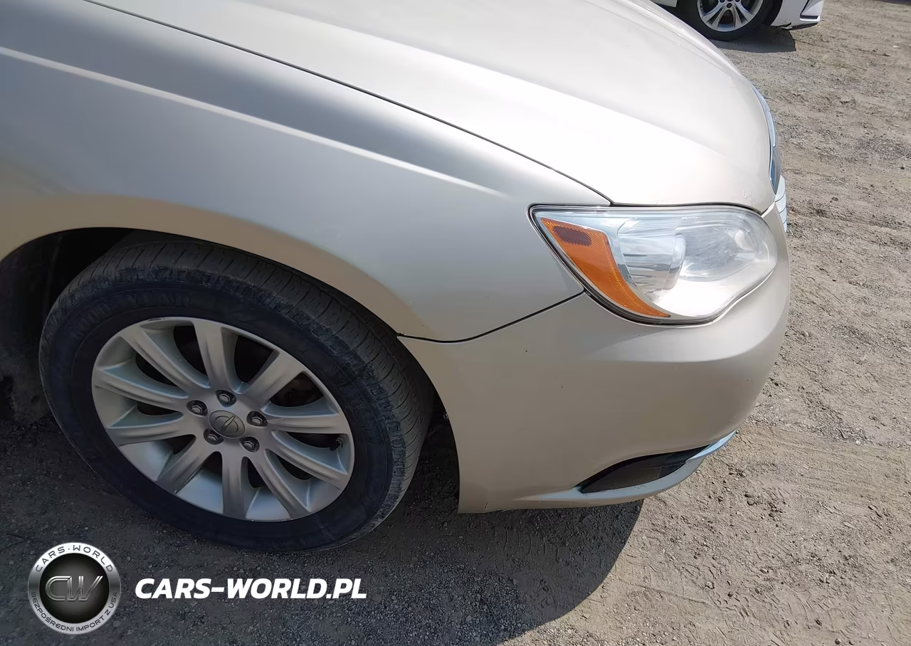 2014 Chrysler 200 Touring VIN:1C3CCBBG3EN195522 - 14
