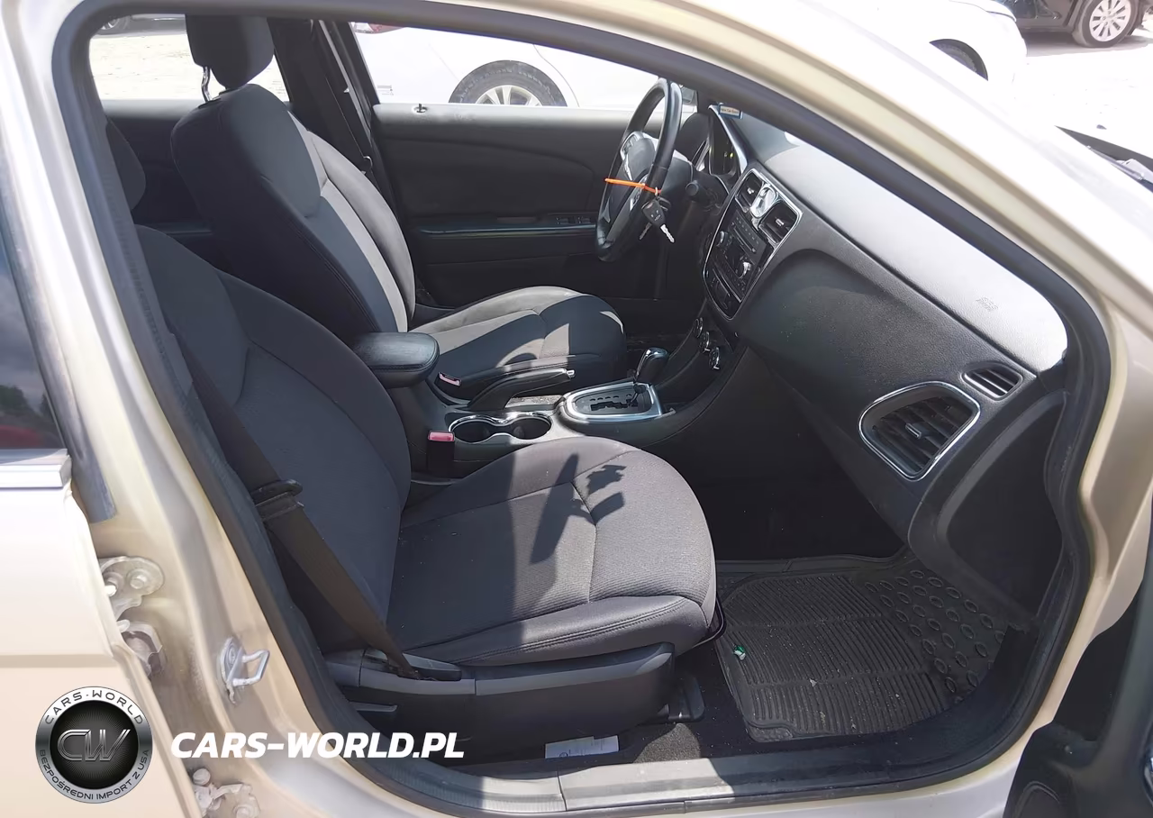 2014 Chrysler 200 Touring VIN:1C3CCBBG3EN195522 - 5