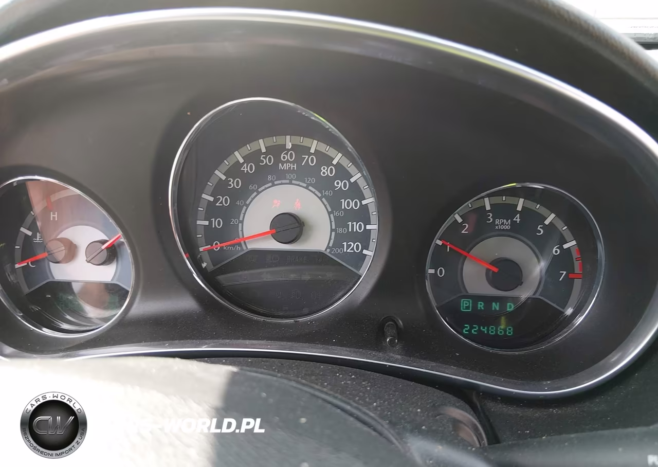 2014 Chrysler 200 Touring VIN:1C3CCBBG3EN195522 - 7