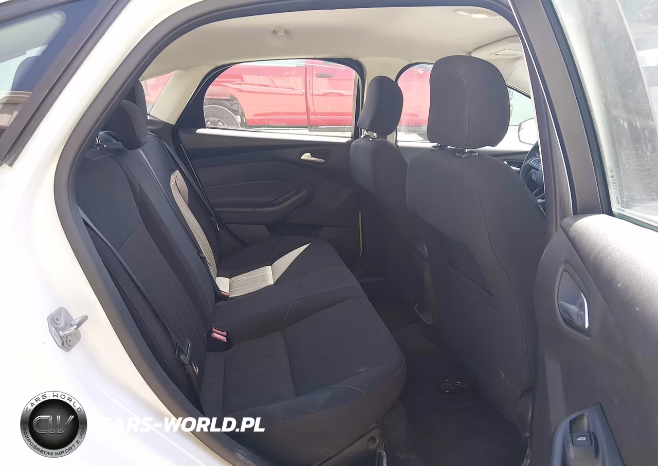 2016 Ford Focus Se VIN:1FADP3F23GL340975 - 8